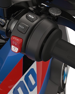 Grip heating with multi-level control