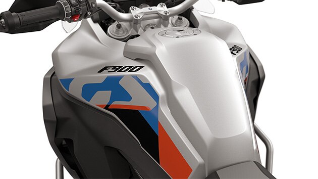 The side panels of the F 900 GS Adventure from BMW Motorrad with a large 23 l tank