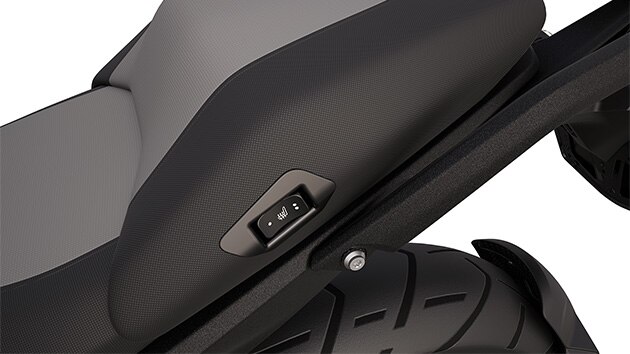 Seat heating on the BMW R 1300 GS Triple Black