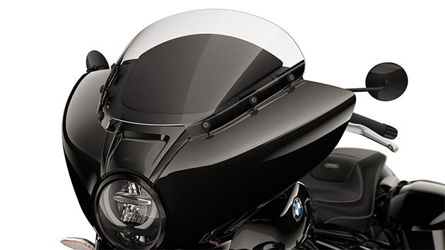 Front trim panel of the R 18 B.