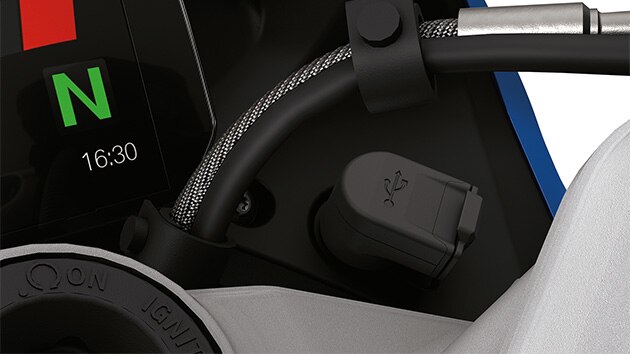 USB charging socket of the R 1250 RS