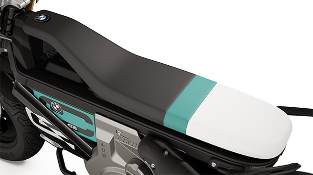 The motorcycle seat of the eParkourer CE 02 from BMW Motorrad