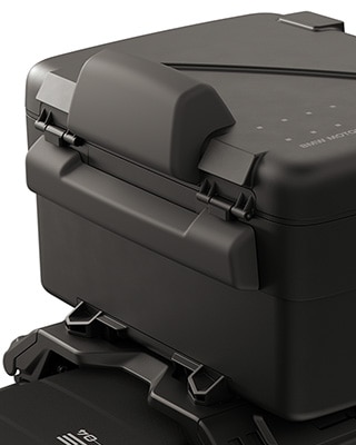 The Vario topcase of the CE 04 from BMW Motorrad